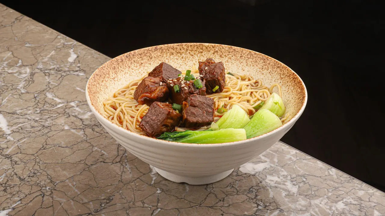 街边牛肉面