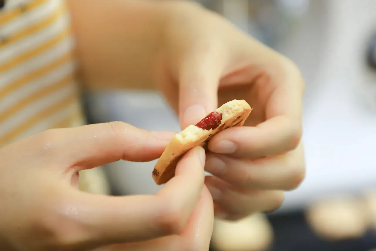 老街鲜花玫瑰饼